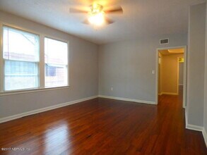 2575 Myra St in Jacksonville, FL - Building Photo - Building Photo