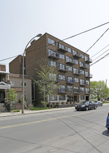 4630-4650 Lasalle Boul in Montréal, QC - Building Photo - Building Photo