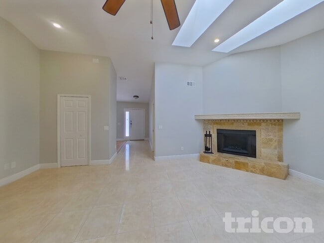 6517 Seafairer Dr in Tampa, FL - Building Photo - Building Photo