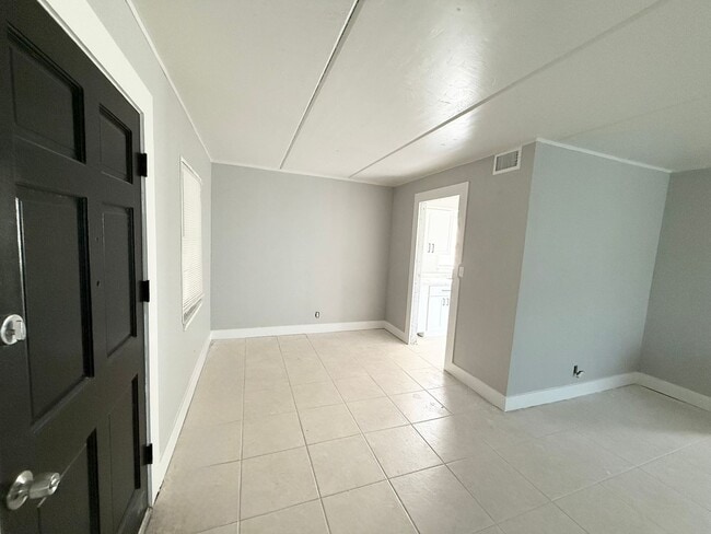 302 Spg Gdn Ave S in DeLand, FL - Building Photo - Building Photo