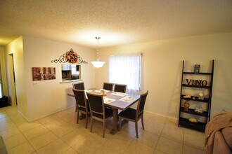 25 Lake Vista Trail in Port St. Lucie, FL - Building Photo - Building Photo