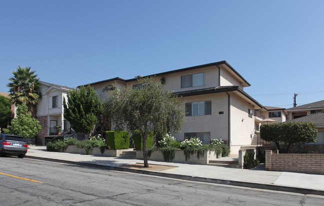 460 E Cypress Ave in Burbank, CA - Building Photo - Building Photo