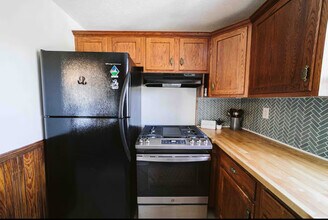 238 Sabattus St, Unit 3 BR apt near hospitals in Lewiston, ME - Building Photo - Building Photo
