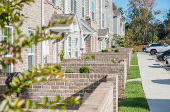 The Reserve at Burton Creek (Student Housing) in Lynchburg, VA - Foto de edificio - Building Photo