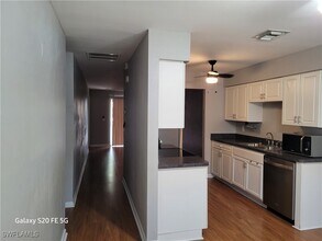 608 SE 47th St in Cape Coral, FL - Building Photo - Building Photo