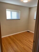 1231 Elm Dr, Unit 1S in Webster Groves, MO - Foto de edificio - Building Photo