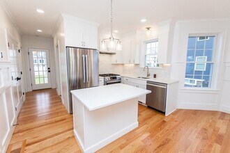 20 Sheridan Ave in Medford, MA - Foto de edificio - Building Photo