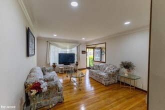 30521 Eiffel Ave in Warren, MI - Building Photo - Building Photo