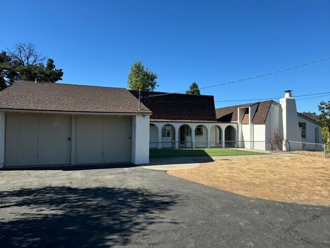 1719 Milton Manor Dr in El Cajon, CA - Building Photo - Building Photo