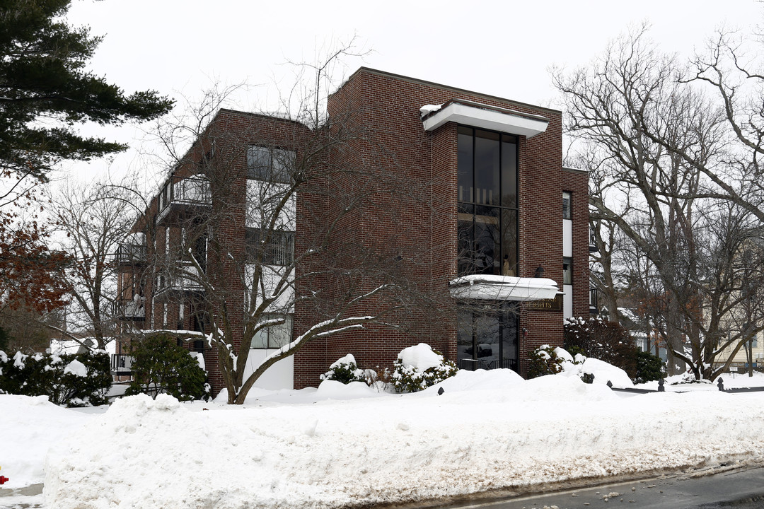 Woodbridge Heights in Melrose, MA - Foto de edificio