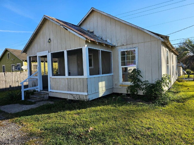 1232 S Railroad Ave in Opelousas, LA - Building Photo - Building Photo