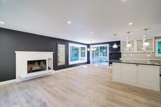 135 221st Ave NE in Sammamish, WA - Building Photo - Building Photo