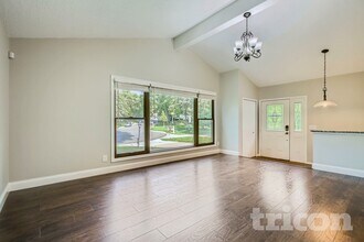 1916 Lamplight Dr in Woodbury, MN - Building Photo - Building Photo