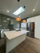 1075 Irving St in Denver, CO - Building Photo