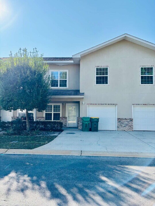 1467 Bentley Cir in Fort Walton Beach, FL - Building Photo