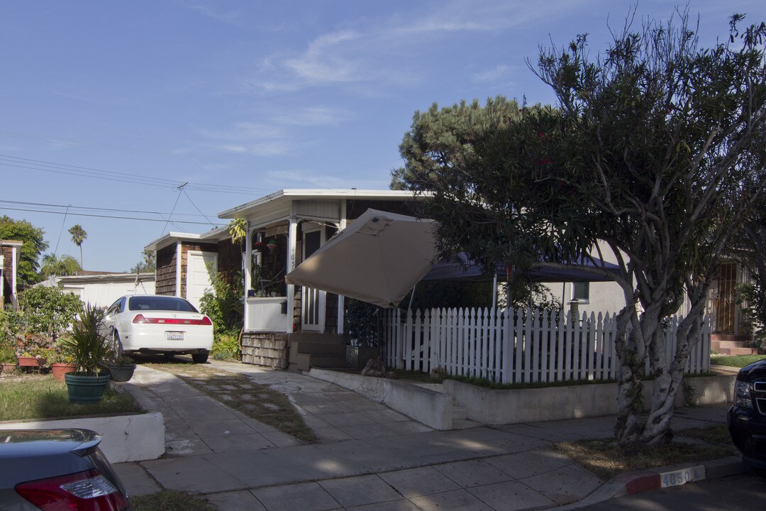 Ocean Beach Units in San Diego, CA - Foto de edificio