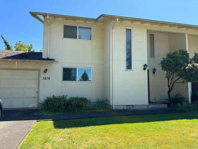 1619 Adkins St in Eugene, OR - Building Photo - Building Photo