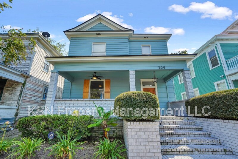 309 W 33rd St in Savannah, GA - Building Photo