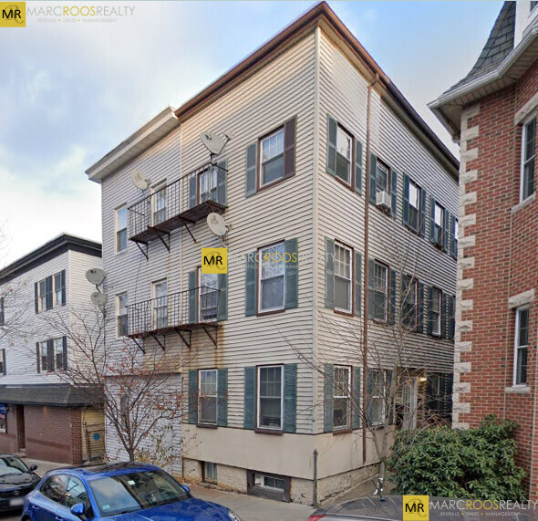 43 Cottage St, Unit 3 in Boston, MA - Foto de edificio