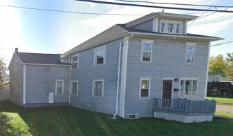 760 Mt Carmel St in Bathurst, NB - Building Photo