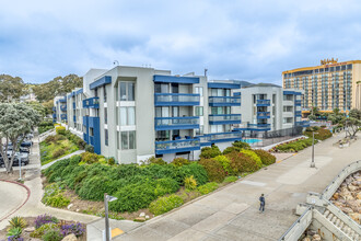 350 Paseo De Playa in Ventura, CA - Foto de edificio - Building Photo