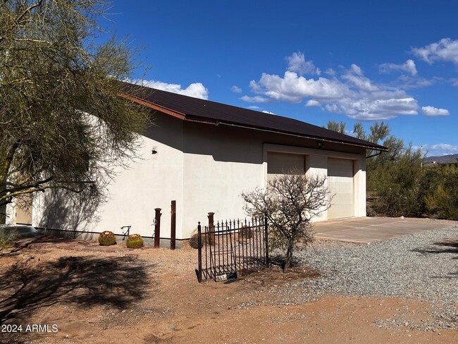 4728 E Ron Rico Rd in Cave Creek, AZ - Foto de edificio - Building Photo