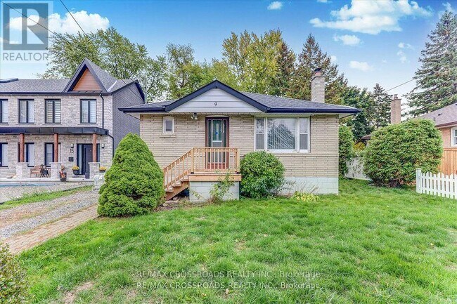 9 Euclid Ave in Toronto, ON - Building Photo - Building Photo