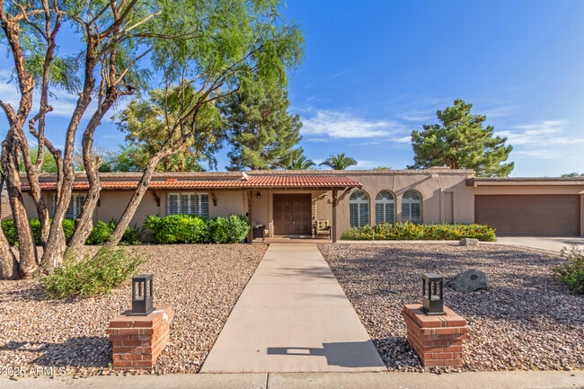 property at 481 W Half Moon Way