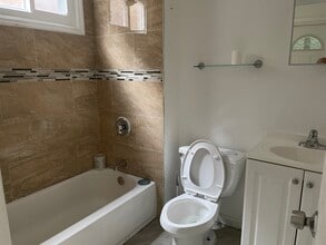 79 Broad Street, FL 1 in Perth Amboy, NJ - Foto de edificio - Building Photo