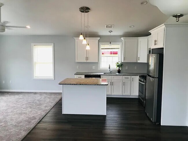 346 Admiral St in Providence, RI - Building Photo - Building Photo