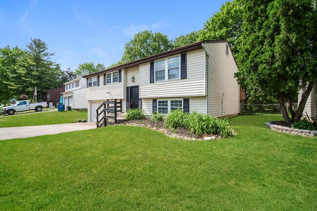 10338 Rouark Ln in Indianapolis, IN - Building Photo - Building Photo