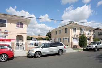 3519 W 17th St in Los Angeles, CA - Building Photo - Building Photo