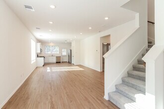 1934 Ballesteros St in Crosby, TX - Foto de edificio - Building Photo