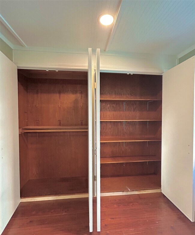 property at 927 27th St