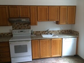 2552 SE 9th Ct in Gresham, OR - Building Photo - Building Photo