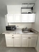 624 Westward Dr in Miami Springs, FL - Building Photo - Building Photo