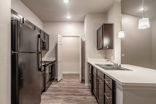 Silverleaf at Orange in Orange, TX - Building Photo - Interior Photo