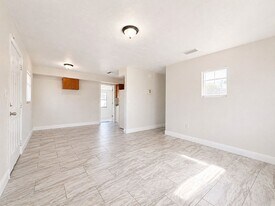 3425 South St in Ft. Myers, FL - Building Photo