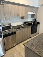 8 Culinary Ln in Barrie, ON - Building Photo - Building Photo