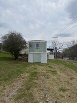1032 W Carters Valley Rd in Kingsport, TN - Building Photo