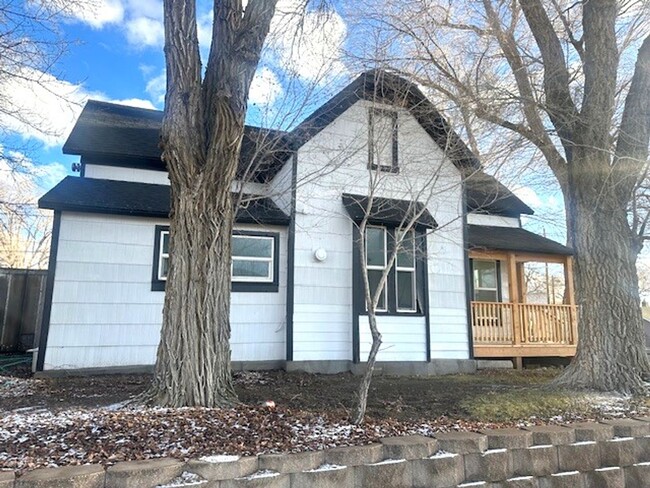 property at 904 Silver St