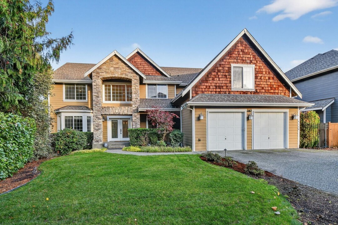 4136 NE 22nd St in Renton, WA - Building Photo