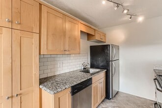 Fireside Apartments in Redmond, WA - Building Photo - Interior Photo