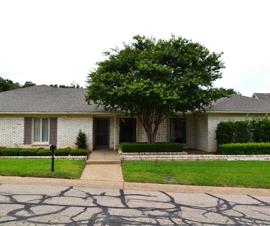 3700 Windmill Hill St in Waco, TX - Building Photo