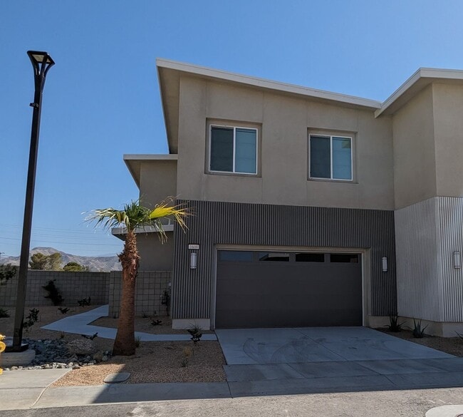 1608 Candela Ct in Palm Springs, CA - Building Photo - Building Photo