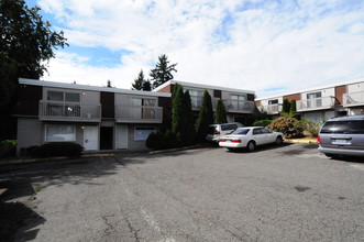 Burien Continental Apartments in Burien, WA - Building Photo - Building Photo