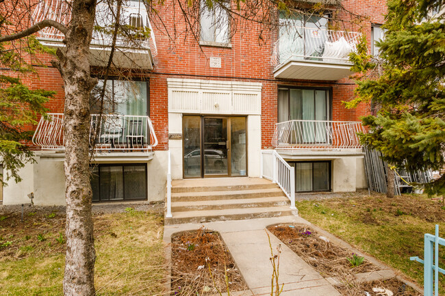 3761 Barclay Av in Montréal, QC - Building Photo - Building Photo