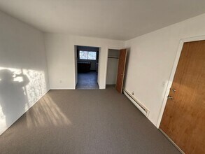 67 Dallas Terrace in Waterbury, CT - Building Photo - Building Photo