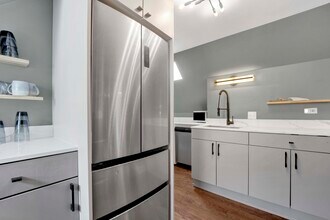 1625 W Hollywood Ave, Unit #  03 in Chicago, IL - Building Photo - Building Photo