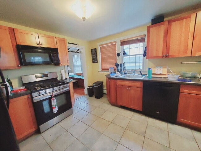 61 Palmer St in Stamford, CT - Building Photo - Building Photo